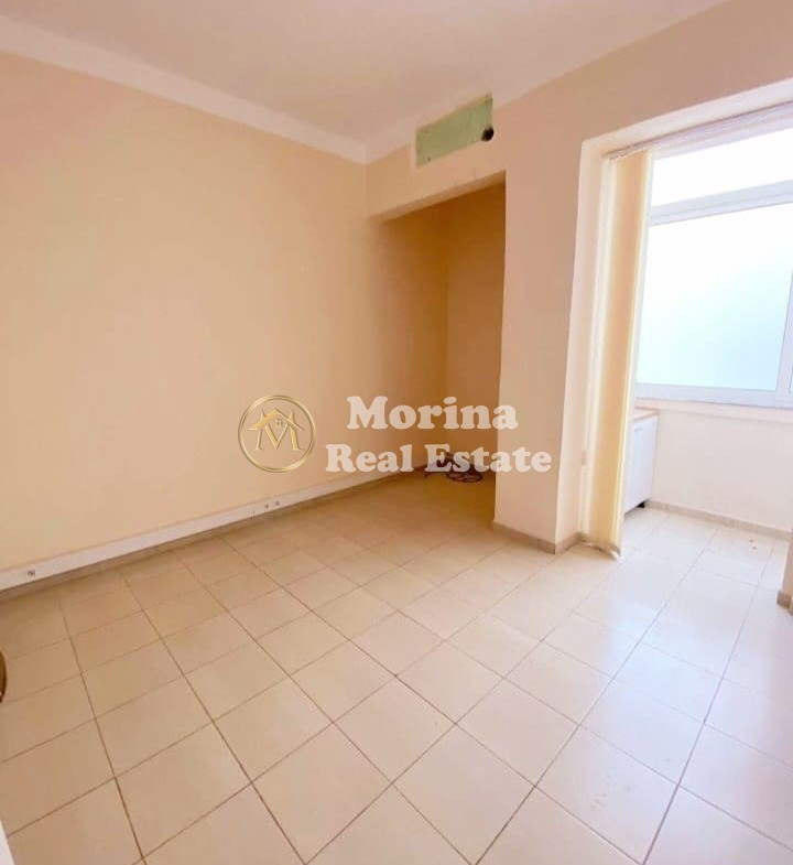 Tirane, jepet me qera apartament 2+1 Kati 2, 75 m² 550 € (Rruga e Bllokut)