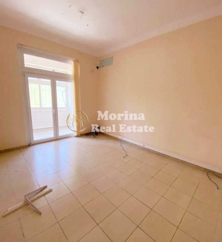 Tirane, jepet me qera apartament 2+1 Kati 2, 75 m² 550 € (Rruga e Bllokut)