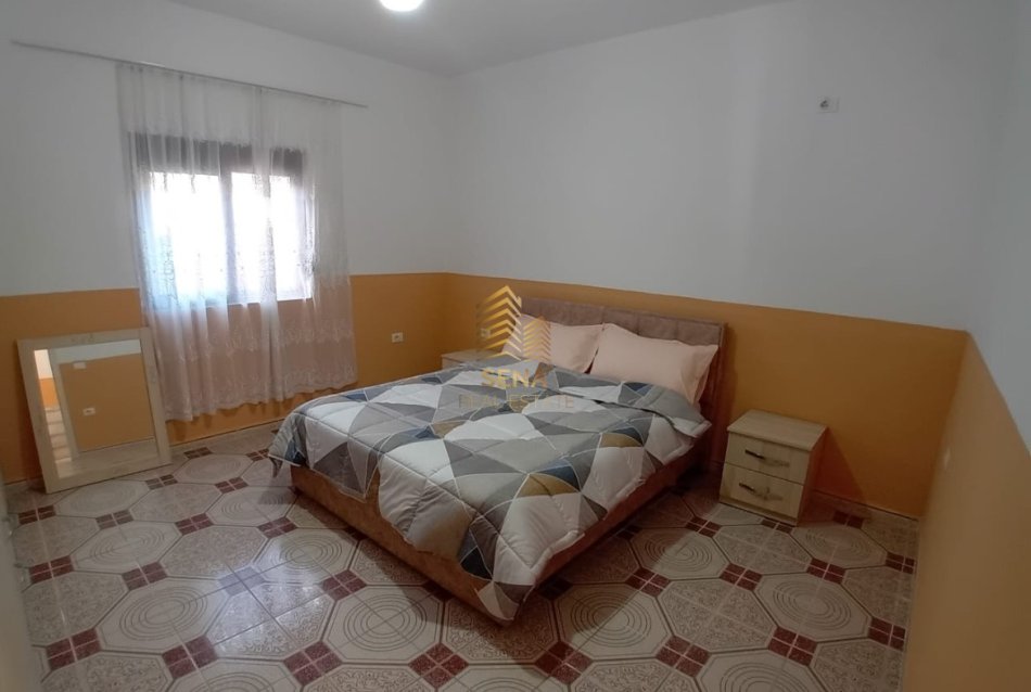 Tirane, jepet me qera shtepi 1+1 Kati 1, 70 m² 400 € (Rruga 5 Maji)