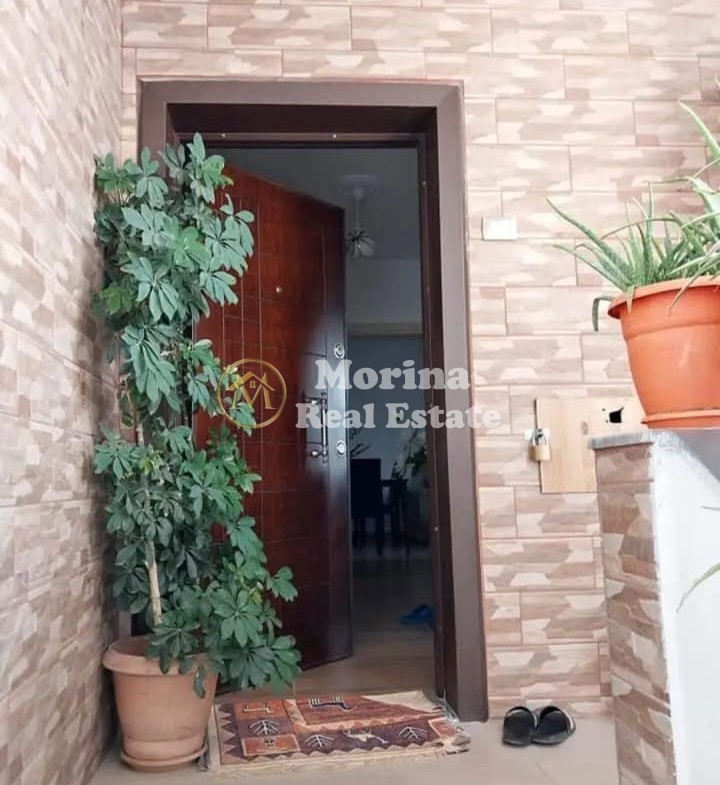 Tirane, shitet apartament 2+1 Kati 4, 68 m² 88.000 € (Yzberisht/Kombinat)