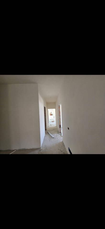 Tirane, shitet apartament 3+1+Ballkon Kati 2, 119 m² 173.000 € (Rruga 5 Maji)
