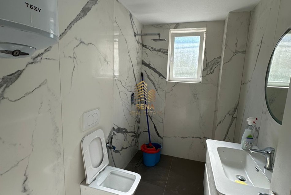 Tirane, shitet apartament 2+1 Kati 1, 71 m² 147.000 € (Rruga e Dibres)