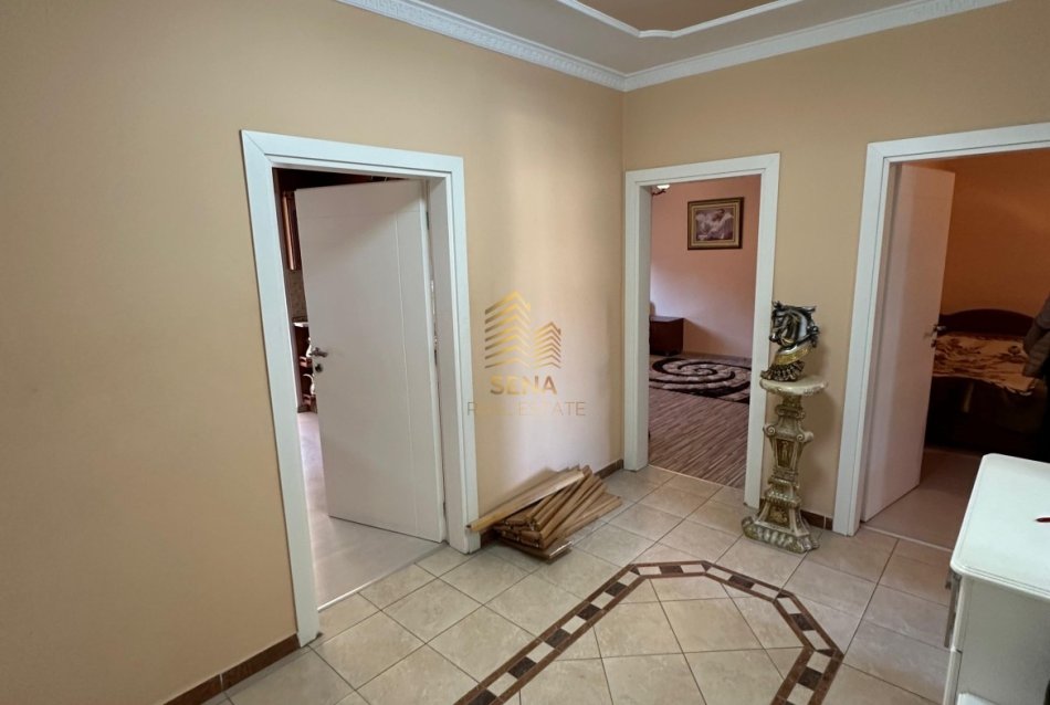 Tirane, shitet apartament 2+1+Ballkon Kati 3, 117 m² 170.000 € (Rruga e Kavajes, perballe Deliorgjit)