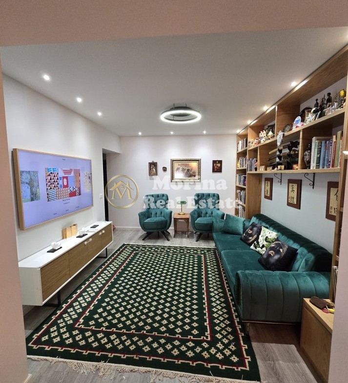 Tirane, shitet apartament 2+1 Kati 3, 93 m² 250.000 € (Blloku)