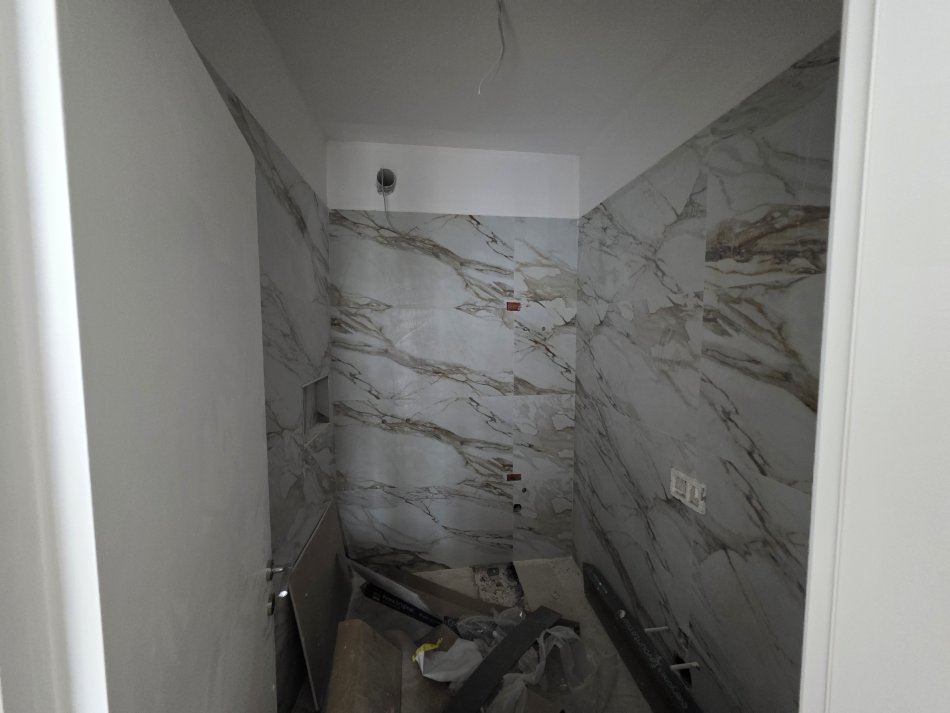 Tirane, shitet apartament 2+1+Ballkon Kati 3, 108 m² 230.000 € (Rruga Mine Peza)