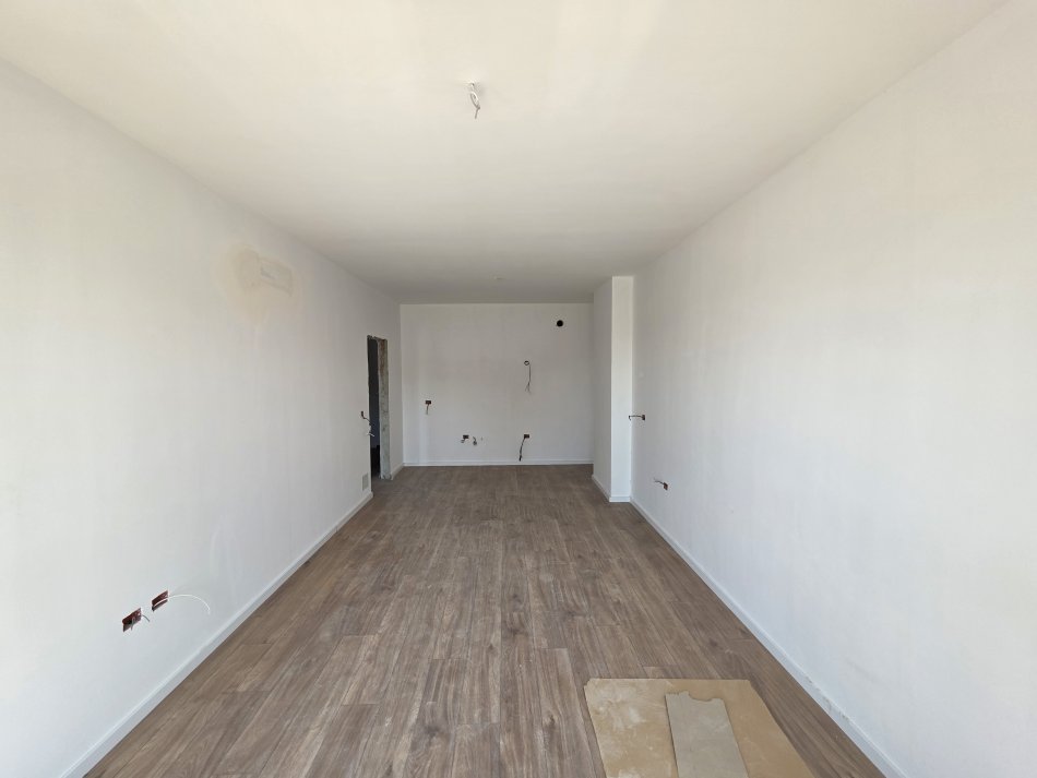Tirane, shitet apartament 1+1+Ballkon Kati 3, 74 m² 138.000 € (Rruga Reshit Petrela)