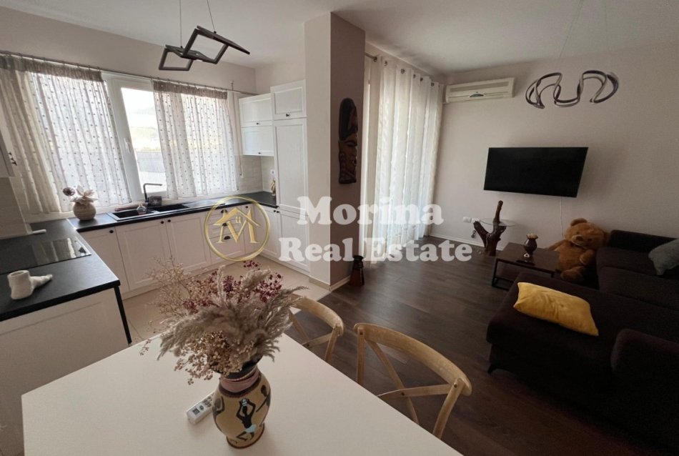 Tirane, jepet me qera apartament 1+1 Kati 4, 60 m² 700 € (Kopshti Zologjik)