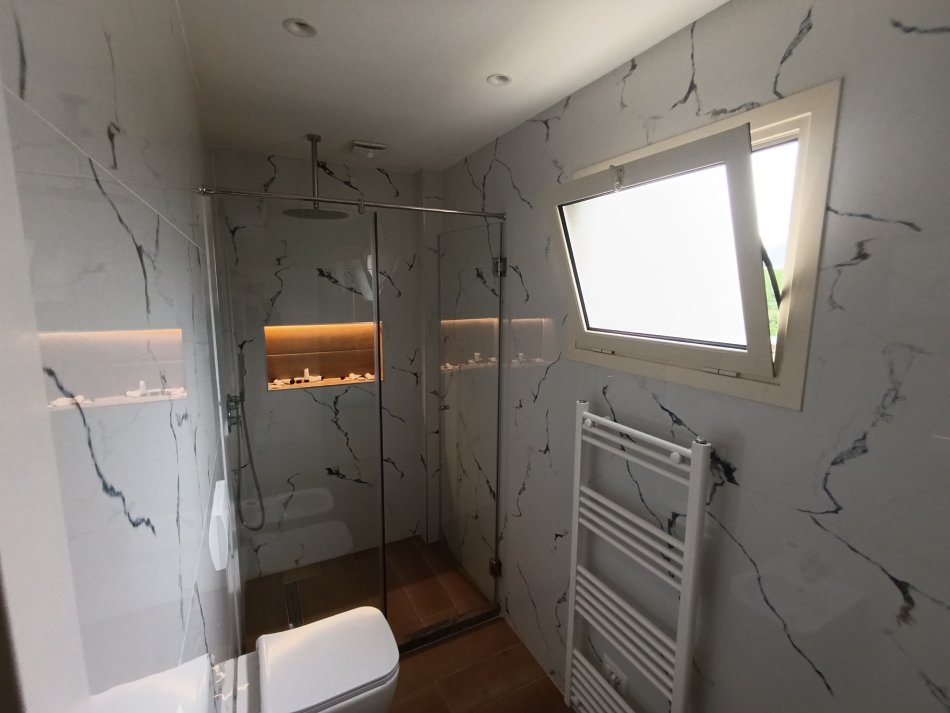 Tirane, jepet me qera apartament 1+1+Aneks+Ballkon Kati 4, 65 m² 450 € (Allias Pran Spitalit Nen Tereza)