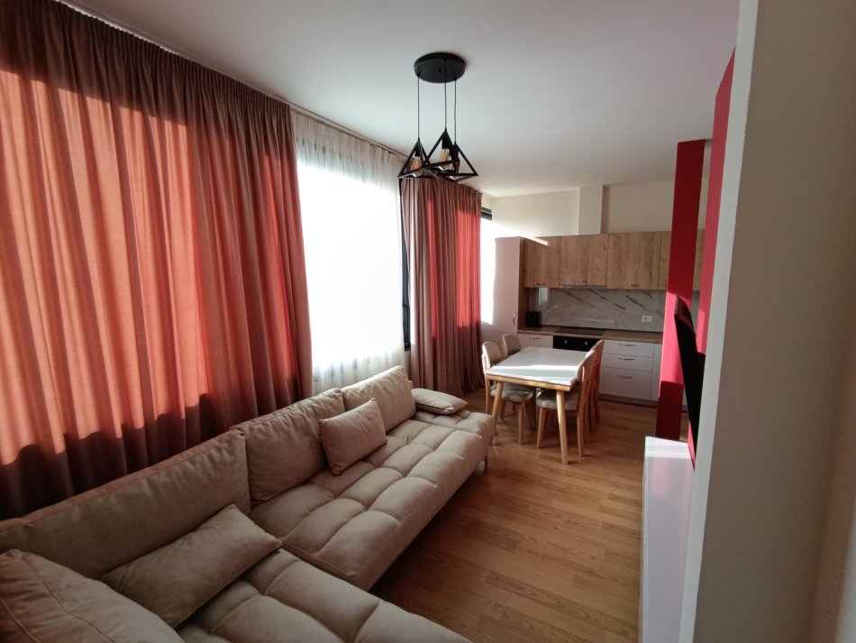 Tirane, jepet me qera apartament 1+1 Kati 9, 50 m² 450 € (Tek ura Kristal center)