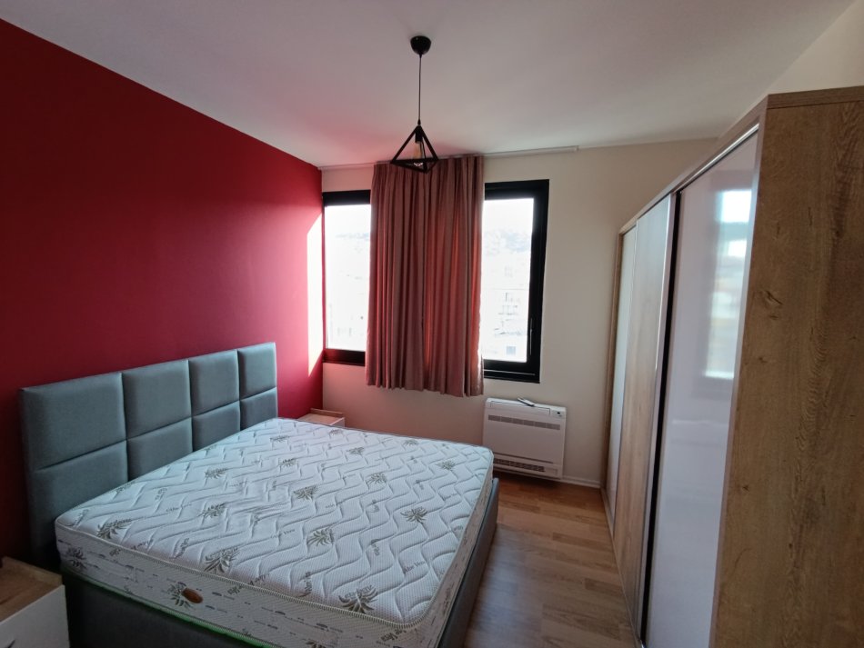 Tirane, jepet me qera apartament 1+1 Kati 9, 50 m² 450 € (Tek ura Kristal center)