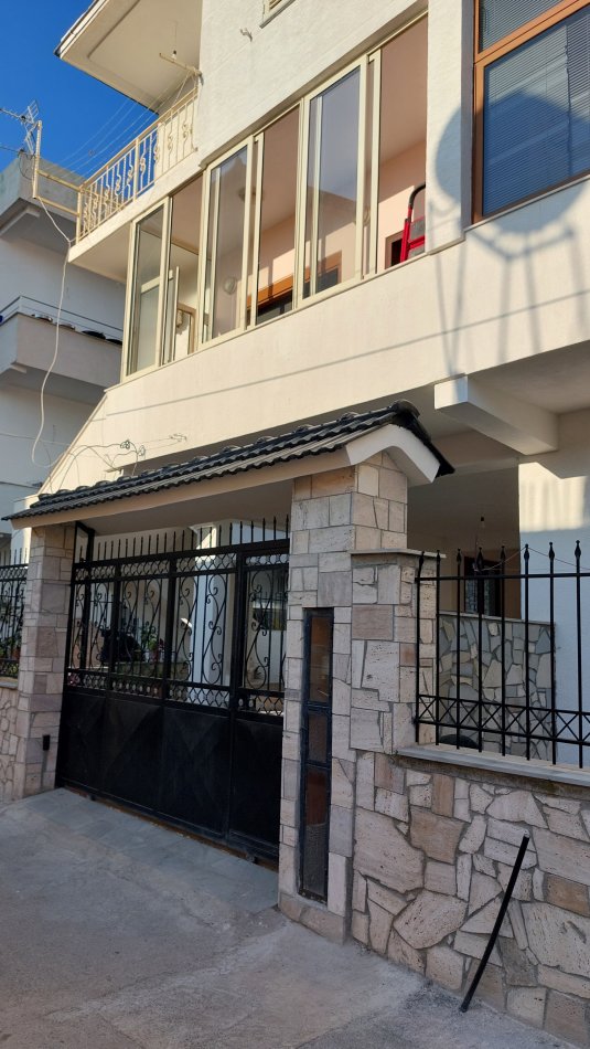 Tirane, shes shtepi 3+1+Aneks+Ballkon Kati 3, 2 m² 250.000 € (Dalip Topi)
