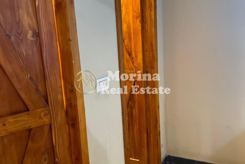 Tirane, jepet me qera ambjent biznesi Kati 0, 100 m² 700 € (Kongresi Manastirit)