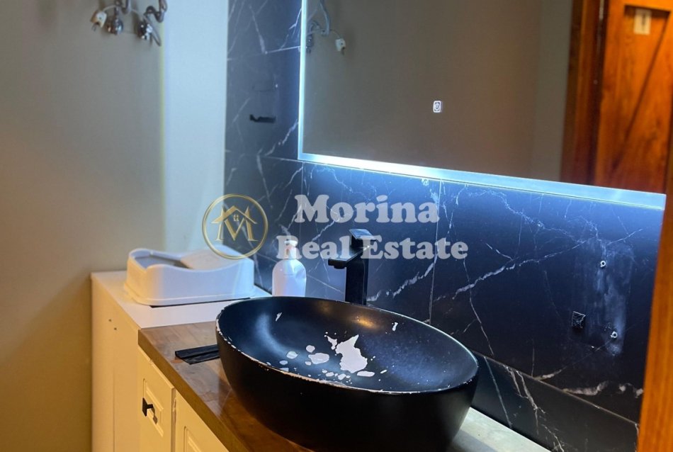 Tirane, jepet me qera ambjent biznesi Kati 0, 100 m² 700 € (Kongresi Manastirit)