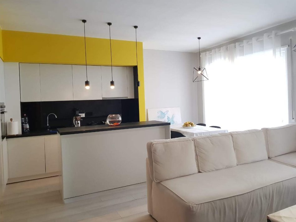 Tirane, jepet me qera apartament 1+1+Aneks+Ballkon Kati 3, 70 m² 600 € (Komuna Parisit)