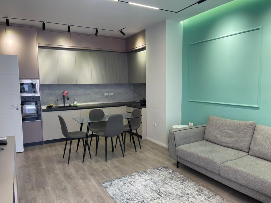 Tirane, jepet me qera 2+1 Kati 3, 100 m² 750 € (ISH Fusha Aviacionit)