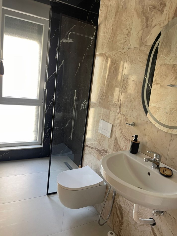 Tirane, jepet me qera 2+1 Kati 3, 100 m² 750 € (ISH Fusha Aviacionit)