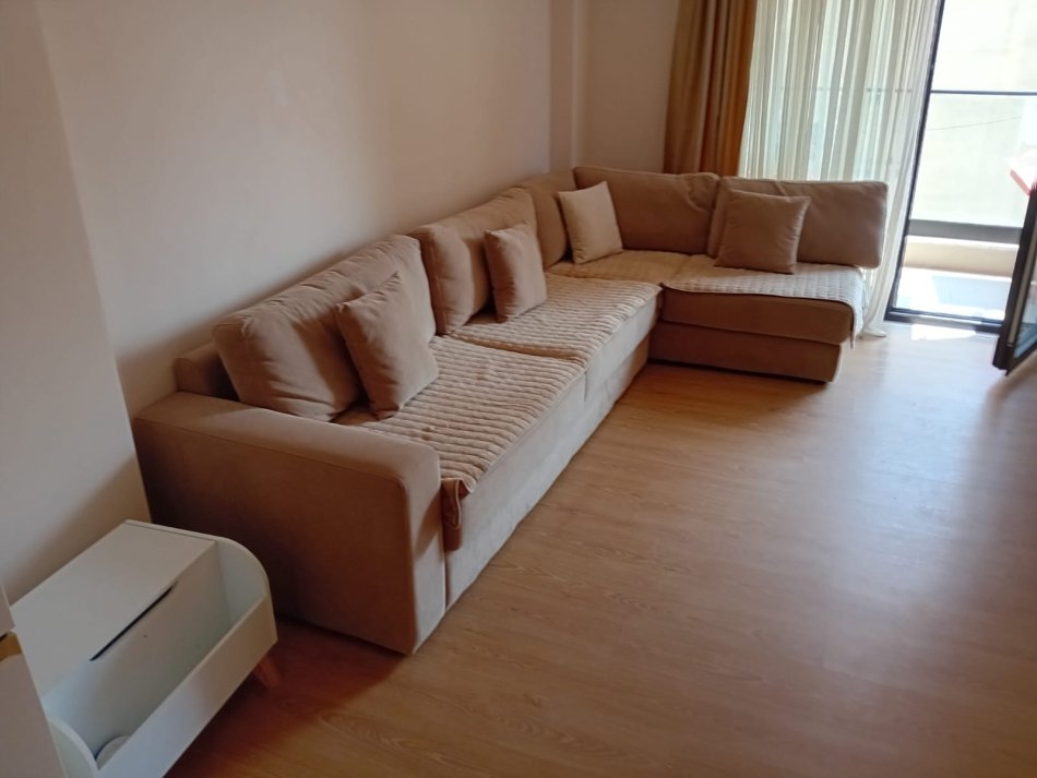 Tirane, jepet me qera apartament 1+1+Aneks+Ballkon Kati 3, 63 m² 550 € (Fusha Aviacionit Turdiu)