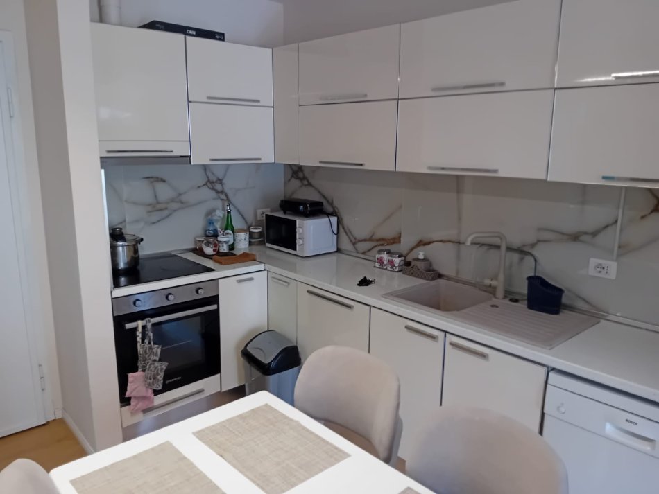 Tirane, jepet me qera apartament 1+1+Aneks+Ballkon Kati 3, 63 m² 550 € (Fusha Aviacionit Turdiu)
