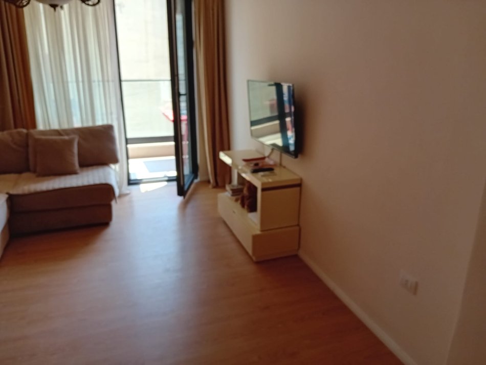 Tirane, jepet me qera apartament 1+1+Aneks+Ballkon Kati 3, 63 m² 550 € (Fusha Aviacionit Turdiu)
