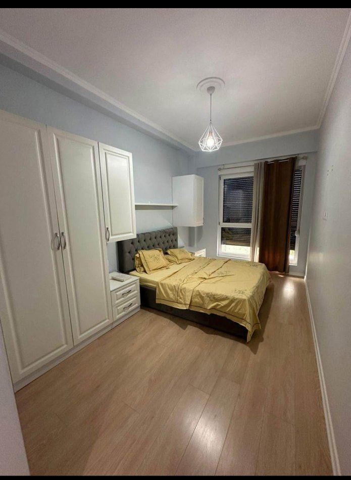 Tirane, jepet me qera apartament 1+1+Aneks+Ballkon Kati 3, 58 m² 550 € (Kompleksi Kontakt Pran 21 Dhjetori)