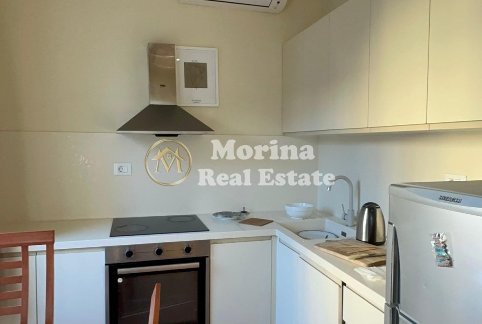 Tirane, jepet me qera shtepi 2+1 Kati 3, 95 m² 900 € (21 Dhjetori)