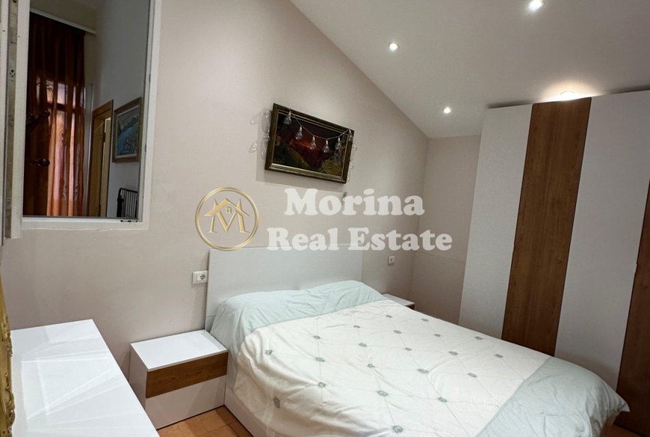 Tirane, jepet me qera shtepi 2+1 Kati 3, 95 m² 900 € (21 Dhjetori)
