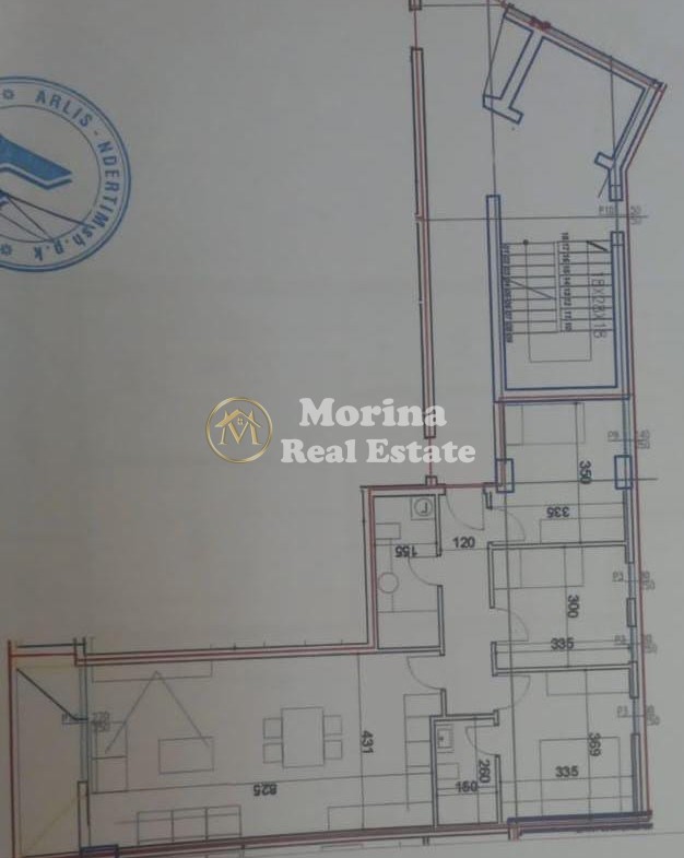 Tirane, jepet me qera ambjent biznesi Kati 1, 122 m² 650 € (Rruga Dibres-Kompleksi Arlis)