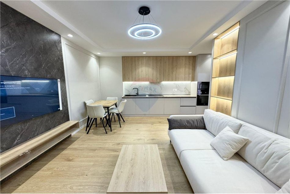 Tirane, shitet apartament 1+1 Kati 3, 64 m² 164.000 € (21 dhjetori)