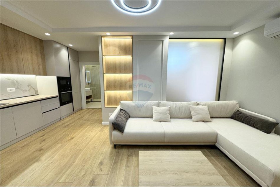 Tirane, shitet apartament 1+1 Kati 3, 64 m² 164.000 € (21 dhjetori)