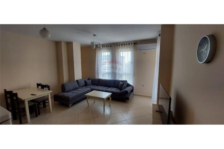 Tirane, jepet me qera apartament 2+1+Ballkon Kati 6, 85 m² 550 € (Don Bosko)