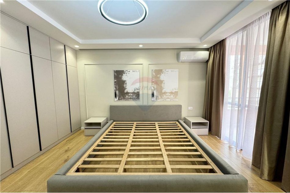 Tirane, shitet apartament 1+1 Kati 3, 64 m² 164.000 € (21 dhjetori)