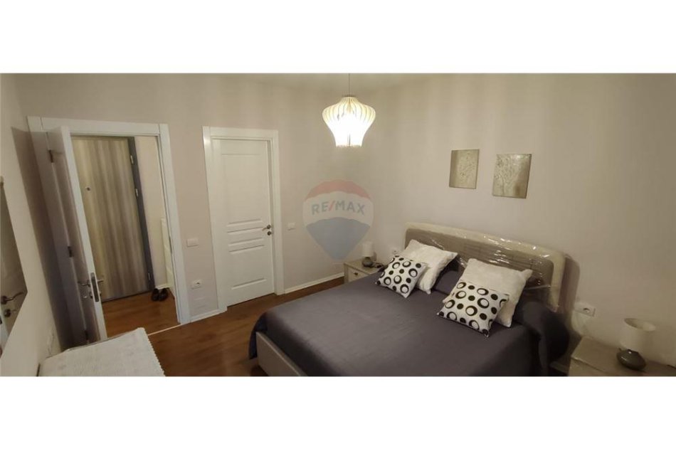 Tirane, jepet me qera apartament 2+1+Ballkon Kati 5, 100 m² 600 € (Rruga e Kongresit te Manastirit)