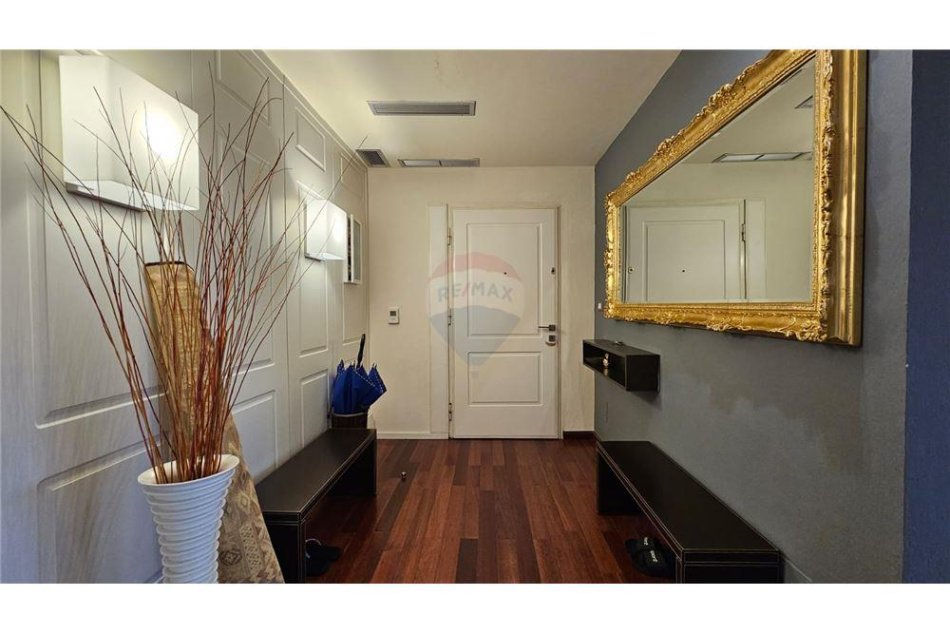 Tirane, shitet apartament+verande | Penthouse 3+1+Ballkon Kati 10, 286 m² 500.000 € (TopTani)