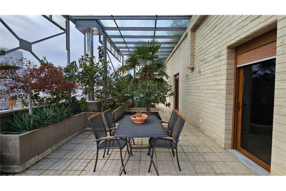 Tirane, shitet apartament+verande | Penthouse 3+1+Ballkon Kati 10, 286 m² 500.000 € (TopTani)