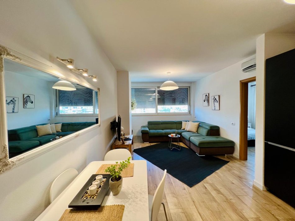 Shqiperi, jepet me qera apartament 1+1+Ballkon Kati 6, 65 m² 700 € (Sulejman Delvina)
