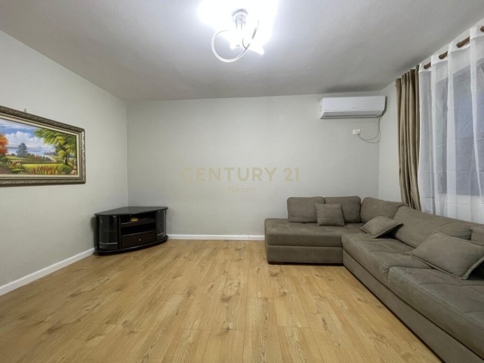 Tirane, shitet 1+1 Kati 4, 59 m² 112.000 € (Prane Kompleksit Magnet, ne Rrugen “Frosina Plaku”.)