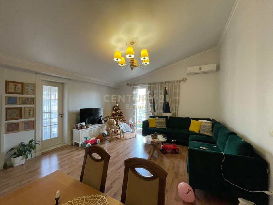 Tirane, shitet apartament 2+1+Ballkon Kati 6, 85 m² 155.000 € (GRAMOZ PASHKO)