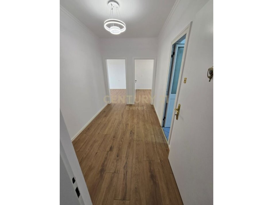 Tirane, shitet apartament 1+1 Kati 5, 52 m² 79.000 € (Ali Demi Tirana, Albania)