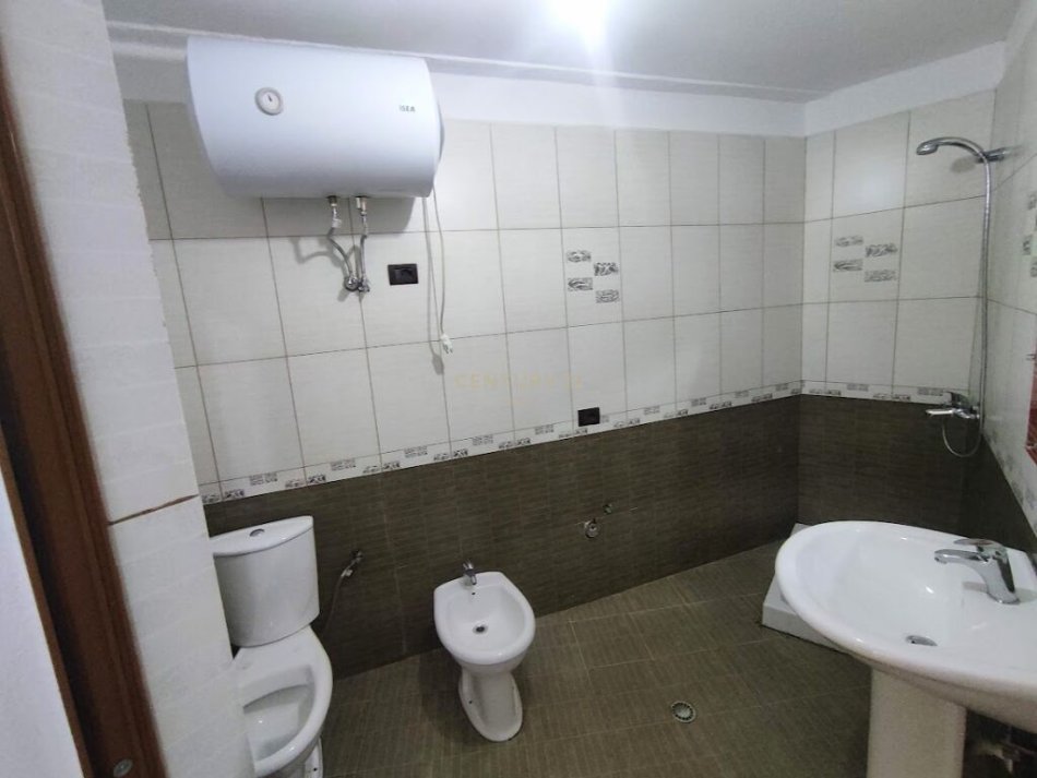 Tirane, shitet 1+1 Kati 5, 100 m² 927.000 € (Rruga Muhamet Deliu Tirana Albania)