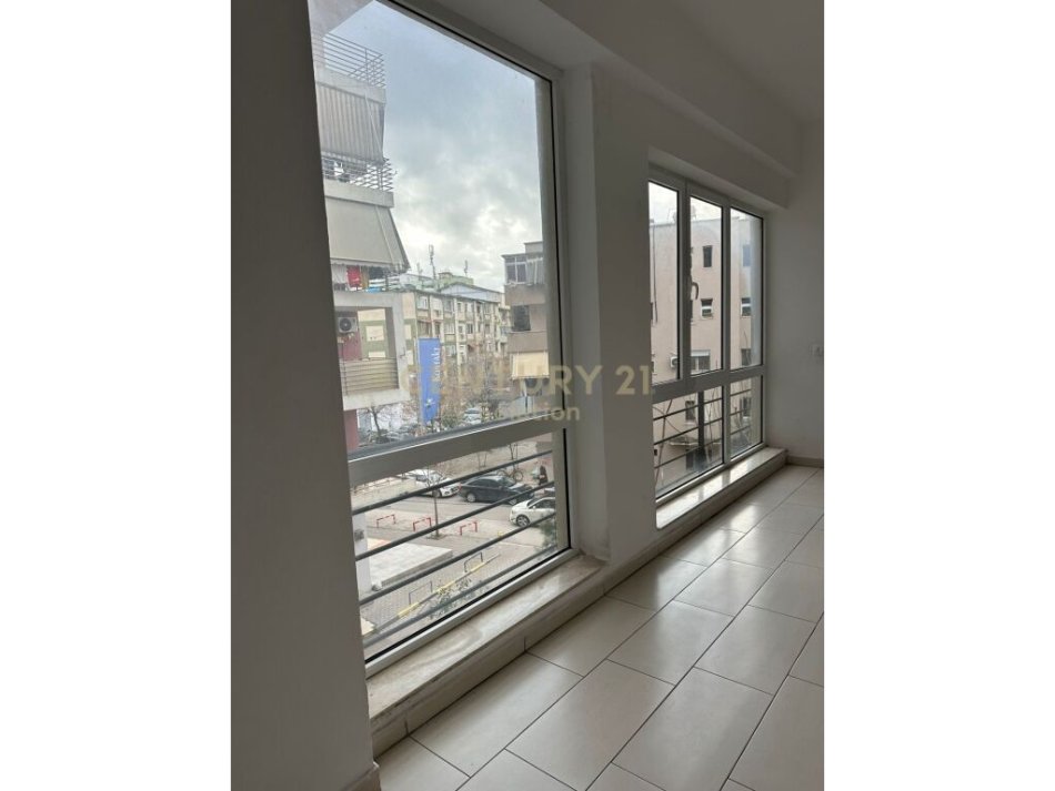 Tirane, shitet apartament Kati 3, 62 m² 125.000 € (21-Dhjetori Tirana Albania)