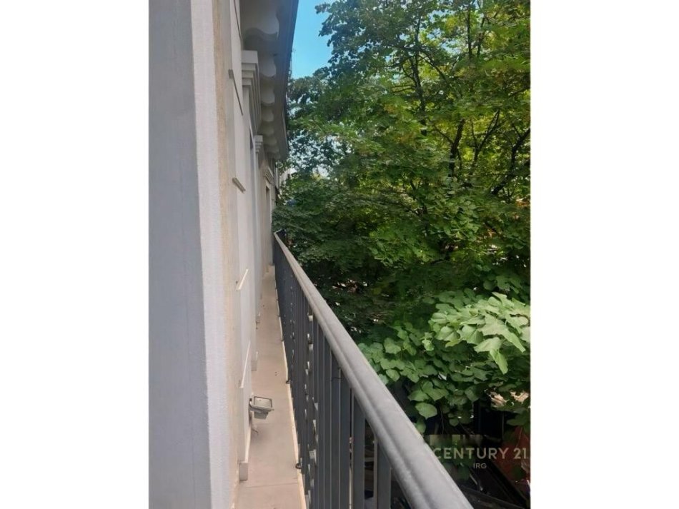 Tirane, jepet me qera ambjent biznesi Kati 1, 166 m² 3.200 € (Rr.e Sales)