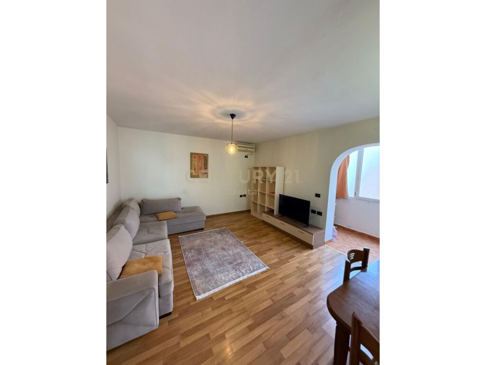 Tirane, jepet me qera apartament duplex 1+1 Kati 4, 60 m² 450 € (Shkolla e Baletit)