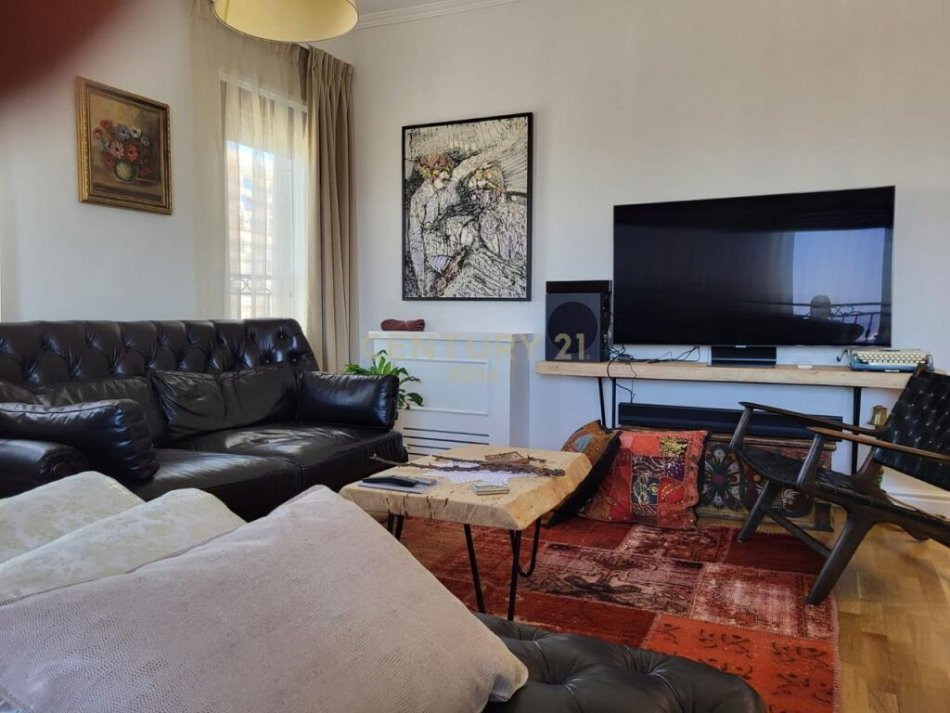 Tirane, shitet apartament 2+1 Kati 8, 103 m² 350.000 € (Bulevardi i Ri)