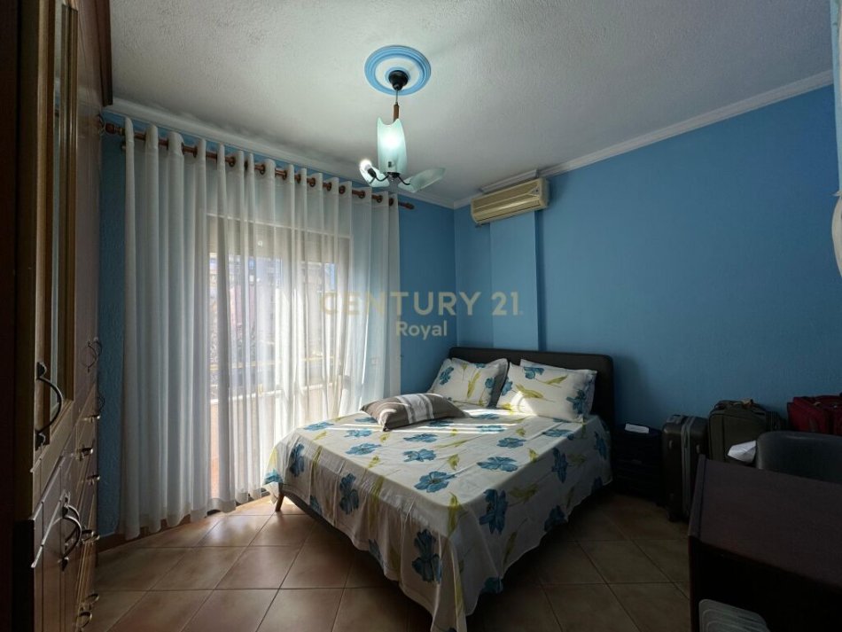 Tirane, jepet me qera ambjent biznesi Kati 3, 315 m² 4.000 € (Tefta Tashko Koco )