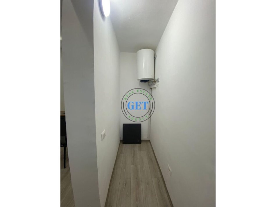 Durres, jepet me qera ambjent biznesi Kati 2, 75 m² 450 € (Bulevardi Durres)