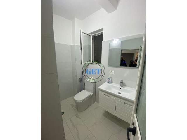Durres, jepet me qera ambjent biznesi Kati 2, 75 m² 450 Euro (Qender)
