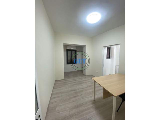 Durres, jepet me qera ambjent biznesi Kati 2, 75 m² 450 Euro (Qender)