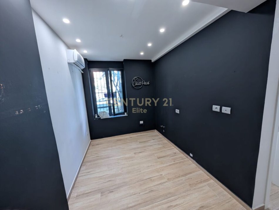 Tirane, jepet me qera ambjent biznesi Kati 1, 50 m² 600 € (Stadiumi Dinamo)