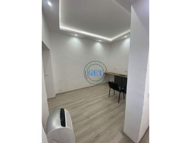 Durres, jepet me qera ambjent biznesi Kati 2, 75 m² 450 Euro (Qender)