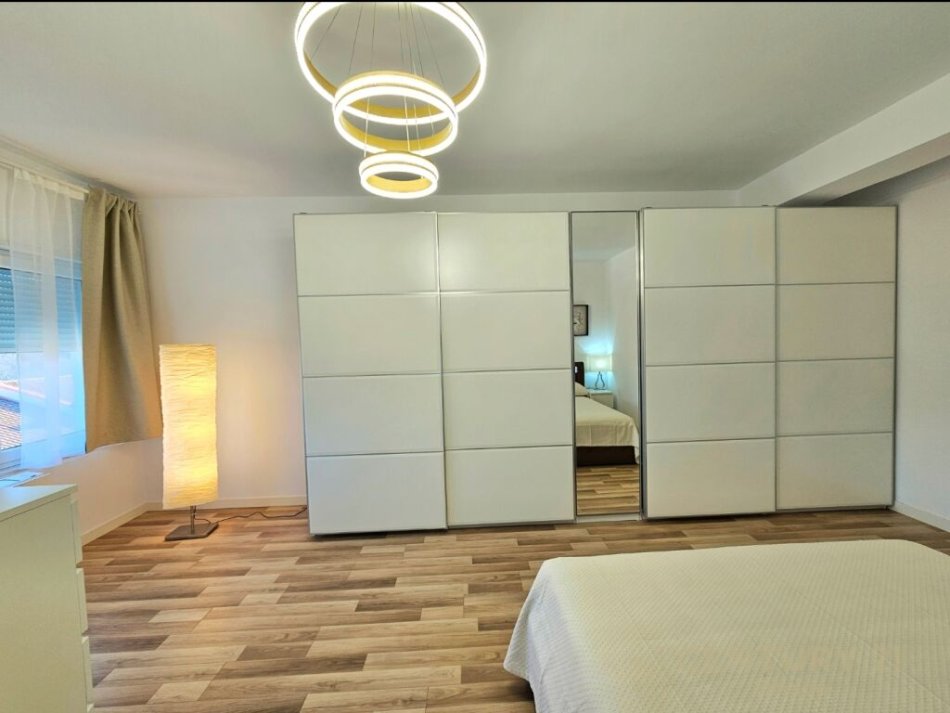 Tirane, jepet me qera apartament Dublex Kati 1, 126 m² 800 € (Kompleks Rezidencial Premium, Kodra e Diellit)